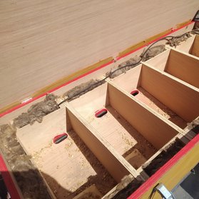 Couvre-mur d'acrotère avec cavités isolées. — Photo et réalisation : Philippe Guérard