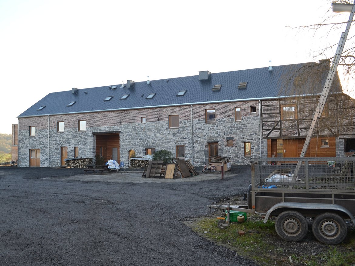 Projet à Havrenne — Après travaux — Façade avant  — © Hervé Barbeaux