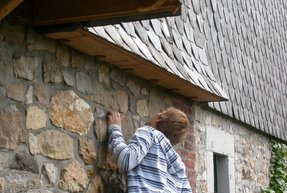 Bardage accueillant pour les chauves-souris — Bâtiment à Hombourg — © Gilles San Martin