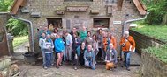 Photo de groupe — Visite de la Faunahuis ce 3 mai 2025 avec les ambassadeurs du Réseau nature et les volontaires de la Cellule Biodiversité dans le bâti de Natagora — © Filip Hebbrecht