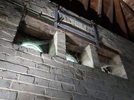 Vue intérieur des oculus avant travaux d'aménagement des nichoirs intégrés — Ancienne tour électrique de Dalhem — © Julia Luxen