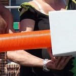 Nichoir a apposé à l'intérieur avec tunnel d'accès. — © Martine Wauters